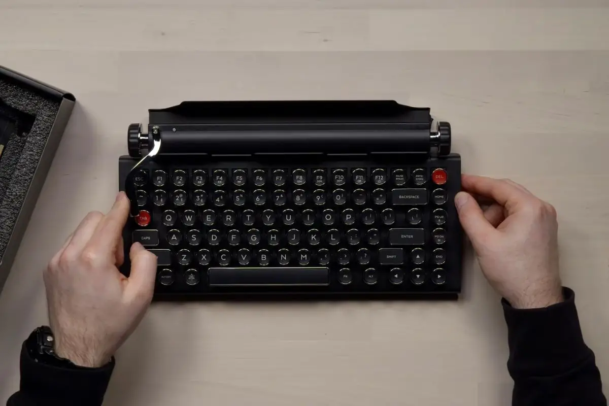 Top 5 Retro Keyboards, Vintage Typewriter Style for Writing